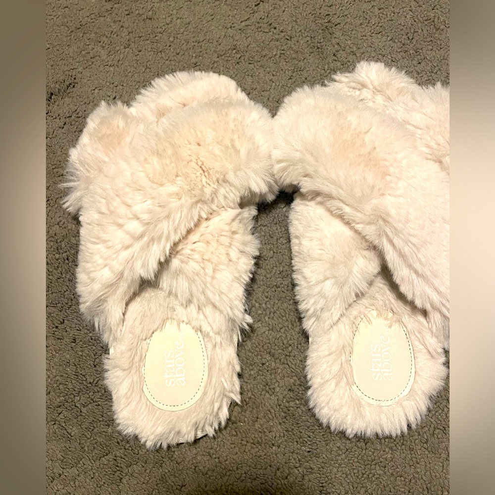 Slippers - Picture 1 of 3